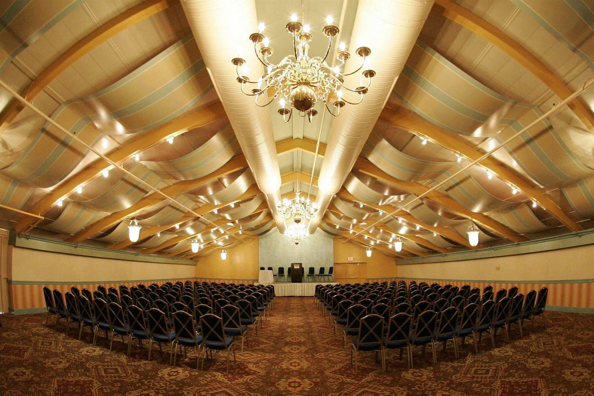 E Hotel Banquet & Conference Center Едісон Екстер'єр фото
